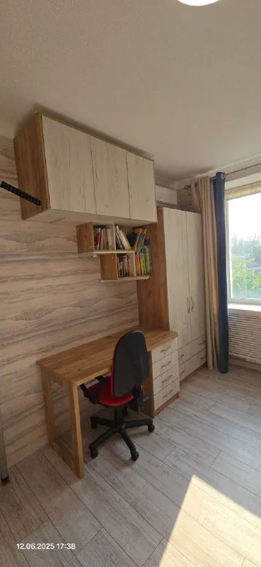 ‼️продажа квартиры‼️ 🏡продаётся комнатная квартира г. Донецк днр ворошиловский р-н ул. Челюскинцев 🗺ориентир «детский мир» ✅этажность–6/9 жилого дома ✅общая площадь–90 м2 ✅квартира после капитального ремонта ✅есть гардеробная теплый пол ✅просторная лоджия с панорамным остеклением 🧾документы готовы 🔥собственник 💴цена: 13🍋000.000 рублей ☎️+7(949) 368-88-58 📨подписаться - фотография - 5