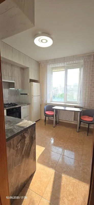 ‼️продажа квартиры‼️ 🏡продаётся комнатная квартира г. Донецк днр ворошиловский р-н ул. Челюскинцев 🗺ориентир «детский мир» ✅этажность–6/9 жилого дома ✅общая площадь–90 м2 ✅квартира после капитального ремонта ✅есть гардеробная теплый пол ✅просторная лоджия с панорамным остеклением 🧾документы готовы 🔥собственник 💴цена: 13🍋000.000 рублей ☎️+7(949) 368-88-58 📨подписаться - фотография - 7