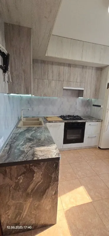 ‼️продажа квартиры‼️ 🏡продаётся комнатная квартира г. Донецк днр ворошиловский р-н ул. Челюскинцев 🗺ориентир «детский мир» ✅этажность–6/9 жилого дома ✅общая площадь–90 м2 ✅квартира после капитального ремонта ✅есть гардеробная теплый пол ✅просторная лоджия с панорамным остеклением 🧾документы готовы 🔥собственник 💴цена: 13🍋000.000 рублей ☎️+7(949) 368-88-58 📨подписаться - фотография - 8