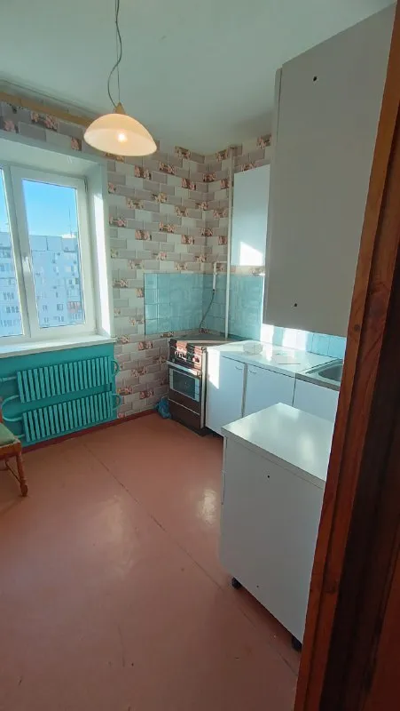 ✅продажа 3-комнатной квартиры. (документы готовы к сделке) месторасположение: г. Донецк, кировский р-н, ул. Генерала максима козыря; *этаж 9/10; *количество жилых комнат: 3; *общая площадь: 70,1кв. М. , жилая 40,8кв. М. ; *кухня: 8,2кв. М. . 🔸теплая и просторная квартира с отличной планировкой, в которой уже установлены качественные пластиковые окна, заменен балконный блок, а сам балкон застеклен. 🔸отдельные непроходные комнаты. 🔸шикарный вид из окна балкона на донецкое море. 🔸в шаговой доступности буквально рядом с подъездом остановка общественного транспорта «25» маршрута. Также остановки, с которых можно уехать в любую локацию города с маршрутами № 35,37,43,73,87. 🔸рядом находится школа, детские игровые площадки, музыкальная школа, школа искусств, детский сад, магазин «авоська» и промтоваров, автомагазин, автомойка, сто, суши-бар, аптека, банк псб, салон красоты и парикмахерская, стоматологическая клиника, спортивный клуб, спортплощадка, пвз ozon и wildberries. 💦постоянная подача воды. 📌стоимость: 5 700 000руб. + торг 🗝показ в любое время +7(949)704-80-23 ан "с&д групп" - фотография - 6