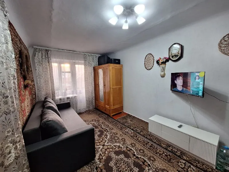 ‼️аренда квартиры‼️ 🏡сдам 1-однокомнатную квартиру от собственника на длительный срок г. Харцызск днр центр города б-р полупанова ✅не военным в квартире имеется холодильник, 2 телевизора, стиральная машина, wi-fi, накопительный бак 200 литров ✅вода через день ‼️долгосрочная аренда‼️ 💴цена: 19.000 т. Р. + квитанции, залог 1 месяц ☎️+7(949) 482-20-95 ☎️+7(996) 517-20-20 вацап 📨подписаться - фотография - 3