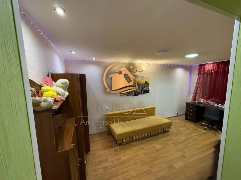 Продам однокомнатную квартиру  🌇донецк, пр. Ильича, ориентир - макаронная фабрика📍 документы готовы ✅этаж - 1/5 ✅s - 30/16/5 ✅заменены коммуникации ✅функциональная планировка ✅кирпичный дом, не угловая! 👍квартира укомплектована техникой и мебелью для проживания - фотография - 3