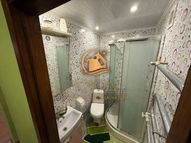 Продам однокомнатную квартиру  🌇донецк, пр. Ильича, ориентир - макаронная фабрика📍 документы готовы ✅этаж - 1/5 ✅s - 30/16/5 ✅заменены коммуникации ✅функциональная планировка ✅кирпичный дом, не угловая! 👍квартира укомплектована техникой и мебелью для проживания - фотография - 7