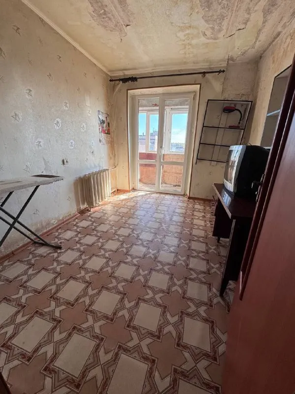 Продам 3х комнатную квартиру 🌇днр в городе горловка📍 💰за 2.800.000 млн — миф или реальность? Я — кристина. Работаю по днр и всей россии. И да — это не миф. Это мой объект. ✅три настоящие комнаты — не «если прищуриться», а по факту: изолированные, светлые, с потолками, где не давит. Район с инфраструктурой: школа, магазины, детские сады, транспорт - все рядом 🔍 почему ко мне — а не к «десятому агенту»: 👁 показ по согласованию ✅ подскажу, как оформить через маткапитал или ипотеку — даже если вы из краснодара или владивостока ✅ не навязываю. Не обещаю «золотые горы». Просто показываю, что есть — и помогаю принять решение. ❗️ эта квартира — не для тех, кто хочет «уже готово». Она — для тех, кто понимает: лучший дом — тот, который ты создаёшь сам. А я просто даю вам шанс начать — без переплат и обмана. Звоните — пока квартира ещё свободна. (показы идут. Объект горячий. ) 📲☎️+79930882894 кристина ан "эксперт & жильё" p. S. Работаю с клиентами по всей россии — онлайн-сделки, выезд, сопровождение. Ваш город — не помеха. Главное — ваше «да». Подписаться | дать объявление - фотография - 5