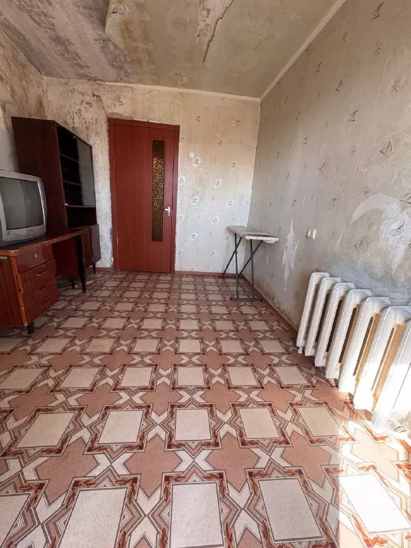 🏡 3 комнаты в горловке за 2.800.000 млн — миф или реальность? Я — кристина. Работаю по днр и всей россии. И да — это не миф. Это мой объект. Три настоящие комнаты — не «если прищуриться», а по факту: изолированные, светлые, с потолками, где не давит. Район с инфраструктурой: школа, магазины, детские сады, транспорт - все рядом 🔍 почему ко мне — а не к «десятому агенту»: ✅ показ по согласованию ✅ подскажу, как оформить через маткапитал или ипотеку — даже если вы из краснодара или владивостока ✅ не навязываю. Не обещаю «золотые горы». Просто показываю, что есть — и помогаю принять решение. Эта квартира — не для тех, кто хочет «уже готово». Она — для тех, кто понимает: лучший дом — тот, который ты создаёшь сам. А я просто даю вам шанс начать — без переплат и обмана. 📞 звоните — пока квартира ещё свободна. (показы идут. Объект горячий. ) 📞+79930882894 кристина ан "эксперт & жильё" - фотография - 9