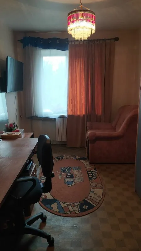 ‼️продажа квартиры‼️ 🏡продаётся 3-трехкомнатная квартира г. Донецк днр ленинский р-н ул. Оборонная, 2 ✅этажность–3/5 жилого дома ✅квартира не угловая дом кирпичный. Дома квартира теплая, не угловая ✅поменяны окна и отопительная система ✅рядом рынок соловки, парк славянской культуры, телецентр 🧾документы готовы 🔥собственник 💴цена: 4🍋200.000 рублей ☎️+7(949) 004-49-14 📨подписаться - фотография - 3