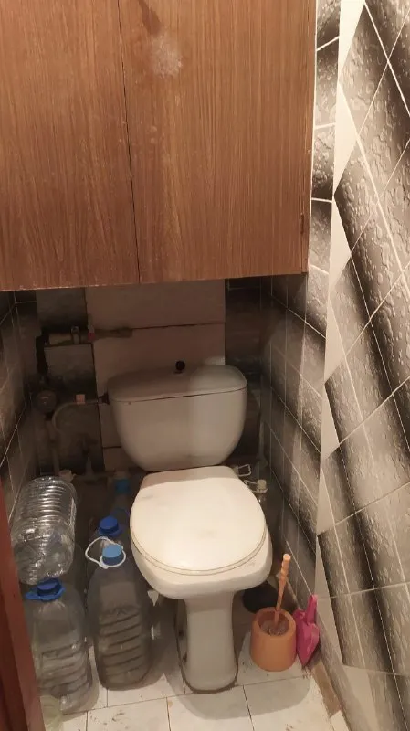 ‼️продажа квартиры‼️ 🏡продаётся 3-трехкомнатная квартира г. Донецк днр ленинский р-н ул. Оборонная, 2 ✅этажность–3/5 жилого дома ✅квартира не угловая дом кирпичный. Дома квартира теплая, не угловая ✅поменяны окна и отопительная система ✅рядом рынок соловки, парк славянской культуры, телецентр 🧾документы готовы 🔥собственник 💴цена: 4🍋200.000 рублей ☎️+7(949) 004-49-14 📨подписаться - фотография - 5