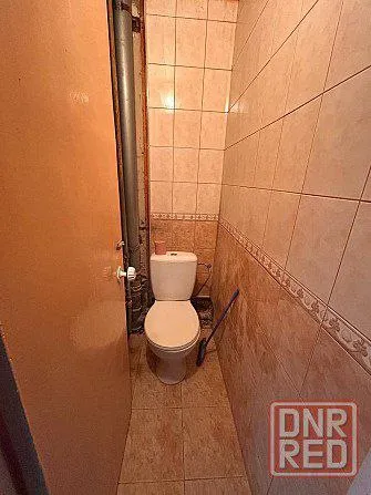 Продам 3х-комнатную квартиру 🌇донецк, кировский р-н, ул. Терешковой 31, ориентир 27 больница. 📍 ✅этажность 2/9, общая площадь 69 м2. ✅этаж квартиры — отличный, а сама квартира тёплая. ✅состояние квартиры жилое, фото реальные. ❗в непосредственной близости от дома находятся магазины, школа, кафе и больница. Также поблизости доступны различные службы доставки и иные удобства. 📑документы рф, готовы к сделке! Долгов нет, прописанных на момент сделки-нет! 💰цена: 4 300 000 ₽ + агентские, хороший торг от хозяев после просмотра объекта реальному покупателю! Быстрая сделка! 📲☎+79494706765 андрей ан подписаться | дать объявление - фотография - 7