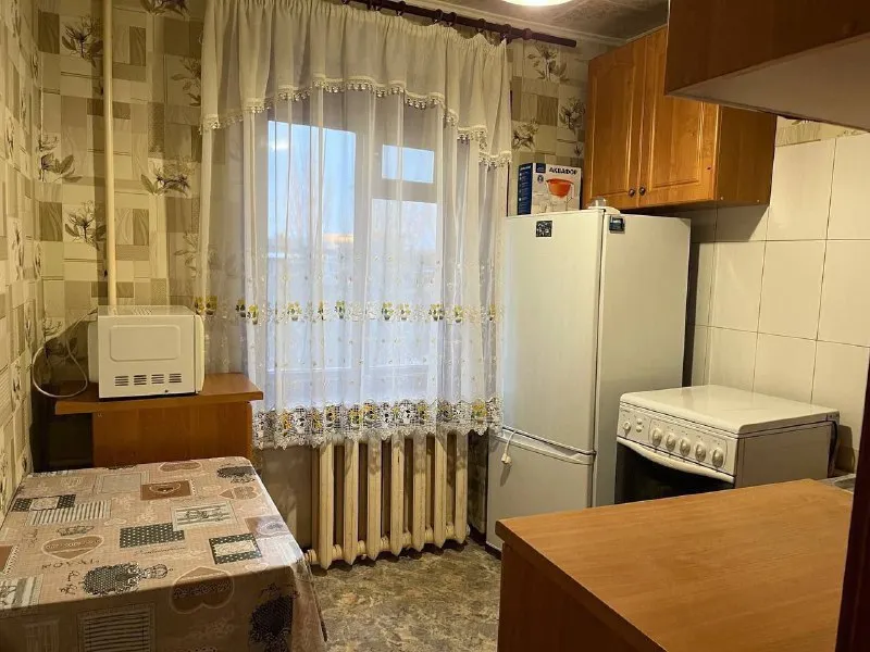 Продам  2-х комнатную квартира 🌇донецк, в калининском районе, ул. Марии ульяновой, ориентир "грузия"📍 ✔️основные характеристики: * площадь: 45 кв. М * этаж: 5 из 5 ✅преимущества: * теплая квартира * остаётся мебель и техника * удобное расположение с развитой транспортной развязкой, позволяющее быстро добраться до любой точки города * в шаговой доступности находятся остановки общественного транспорта, магазины, аптеки и другие объекты инфраструктуры ✅состояние: хорошее    * один хозяин    * никто не прописан 💰цена : 3,700 000 ₽ (торг) 📑документы готовы к сделке для дополнительной информации и согласованию просмотра звоните по номеру: 📲☎️ +79494761575 (елена) подписаться | дать объявление - фотография - 6