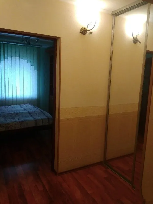 ‼️продажа квартиры‼️ 🏡продаётся 3-трехкомнатная квартира г. Донецк днр пролетарский р-н ул. Раздольная 2-б ✅этажность–1/10 жилого дома ✅общая площадь–72 м2 ✅квартира утеплена по периметру дома и с подвала 💦вода по графику имеется погреб под лоджией 🔥собственник 💴цена 8🍋900.000 рублей ☎️+7(949) 473-79-35 📨подписаться - фотография - 3