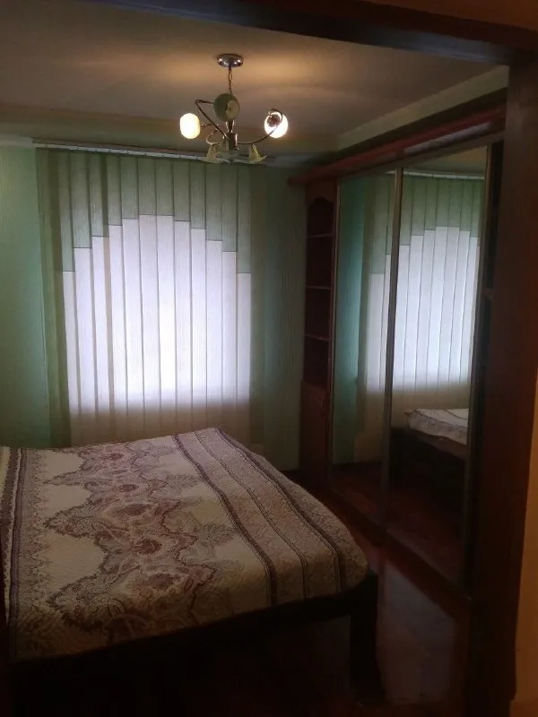 ‼️продажа квартиры‼️ 🏡продаётся 3-трехкомнатная квартира г. Донецк днр пролетарский р-н ул. Раздольная 2-б ✅этажность–1/10 жилого дома ✅общая площадь–72 м2 ✅квартира утеплена по периметру дома и с подвала 💦вода по графику имеется погреб под лоджией 🔥собственник 💴цена 8🍋900.000 рублей ☎️+7(949) 473-79-35 📨подписаться - фотография - 5