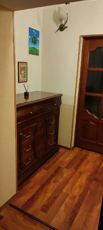 ‼️продажа квартиры‼️ 🏡продаётся 3-трехкомнатная квартира г. Донецк днр пролетарский р-н ул. Раздольная 2-б ✅этажность–1/10 жилого дома ✅общая площадь–72 м2 ✅квартира утеплена по периметру дома и с подвала 💦вода по графику имеется погреб под лоджией 🔥собственник 💴цена 8🍋900.000 рублей ☎️+7(949) 473-79-35 📨подписаться - фотография - 6