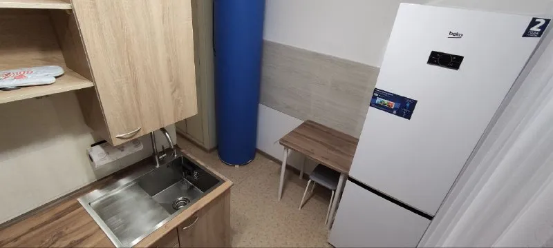 ❗️донецк❗️ впервые сдается однокомнатная квартира. киевский район, ориентир шахтерская площадь, улица артема. недавно был сделан ремонт. в квартире есть все необходимое для комфортного проживания. вся мебель и техника новые!! квартира расположена на 1/5 этаже, стоит накопительный и водонагревательный баки. холодная и горячая вода круглосуточно. хорошо развита инфраструктура, очень удобная транспортная развязка, все рядом: магазины, рынок, остановки общественного транспорта. по условиям сдачи: квартира сдается только на долгий срок (от 3-и месяцев). сдается порядочным людям, в приоритете один человек или молодая/семейная пара, животные обсуждаются отдельно. стоимость аренды в месяц 40к коммунальные услуги включены в стоимость (присутствует уместный торг на просмотре) отдельно оплачивается услуги риелтора (100%) обязательно заполняем договор найма аренды. по всем вопросам и записи на просмотр обращайтесь по телефону +79493394908, так же можете писать в телеграмм на этот номер. ольга 😊 - фотография - 4