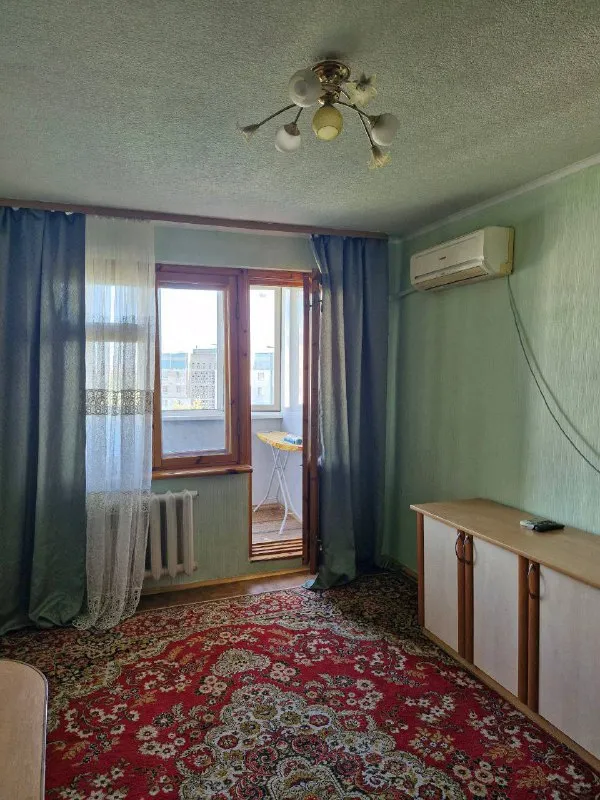 ‼️продажа! Ул. Артема! Привокзальный‼️ продается 2ком квартира, этажность 9/9ти. Площадь 48,2, жилая 30, кухня 7кв. М. Большая застекленная лоджия. Хорошее жилое состояние. Двери и обналичка натуральное дерево, входная дверь металл, сделанная на заказ. Все что в квартире остается. Крыша новая. Документы готовы! Рядом садик, хорошая инфраструктура. Цена 3,700,000р. +79494181407 галина ан - фотография - 9