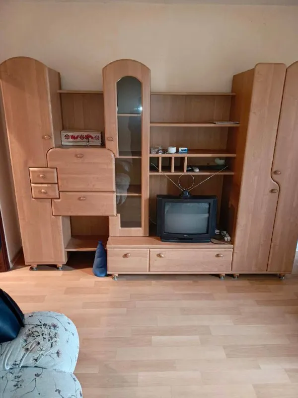 ‼️продажа! Топаз‼️ продается 2х комнатная квартира, этажность 2/9ти. Комнаты раздельные, ванна и туалет совмещены. Общая 46, жилая 27,6, кухня 7,5кв. М. При продаже все остается. Вода идет по графику. Уютный двор. Рядом школа, транспортные остановки, магазины, аптеки. Документы готовы! Цена 3,500,000р + хороший торг! +79493268382 виктория ан - фотография - 3