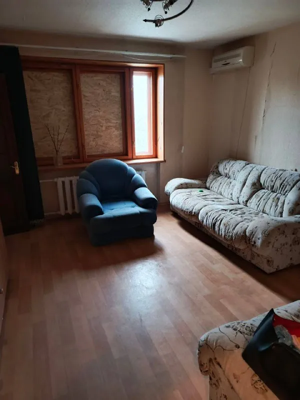 ‼️продажа! Топаз‼️ продается 2х комнатная квартира, этажность 2/9ти. Комнаты раздельные, ванна и туалет совмещены. Общая 46, жилая 27,6, кухня 7,5кв. М. При продаже все остается. Вода идет по графику. Уютный двор. Рядом школа, транспортные остановки, магазины, аптеки. Документы готовы! Цена 3,500,000р + хороший торг! +79493268382 виктория ан - фотография - 8