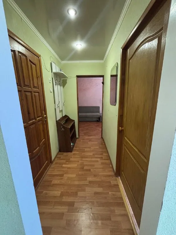 продам двухкомнатную квартиру 🌇в мариуполе, по адресу строителей 167.📍 ✅8 этаж девятиэтажного дома.... - фотография