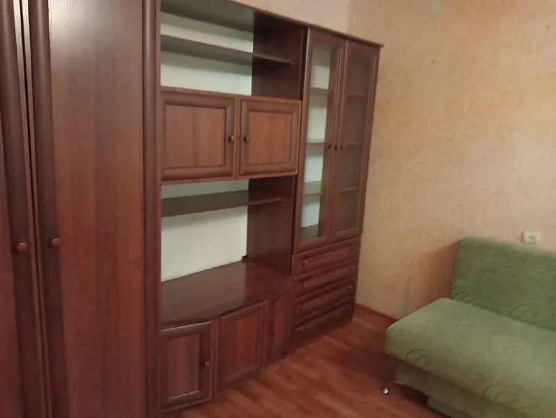 продам двухкомнатную квартиру 🌇в мариуполе, по адресу строителей 167.📍 ✅8 этаж девятиэтажного дома. 📍рядом школа, детский сад, развитая инфраструктура. ✅в квартире имеется вся необходимая мебель. ✅комнаты изолированны. 📑квартира стоит в реестре, документы готовы к продаже. 💰цена 4700000 рублей. для связи звонить 📲☎️+7949-561-04-63 (семён) подписаться | дать объявление - фотография - 3