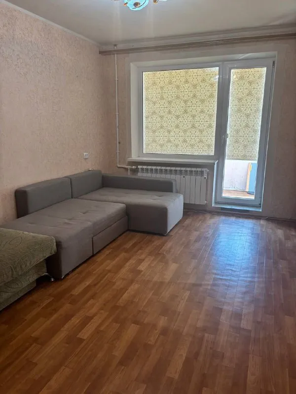 продам двухкомнатную квартиру 🌇в мариуполе, по адресу строителей 167.📍 ✅8 этаж девятиэтажного дома. 📍рядом школа, детский сад, развитая инфраструктура. ✅в квартире имеется вся необходимая мебель. ✅комнаты изолированны. 📑квартира стоит в реестре, документы готовы к продаже. 💰цена 4700000 рублей. для связи звонить 📲☎️+7949-561-04-63 (семён) подписаться | дать объявление - фотография - 4