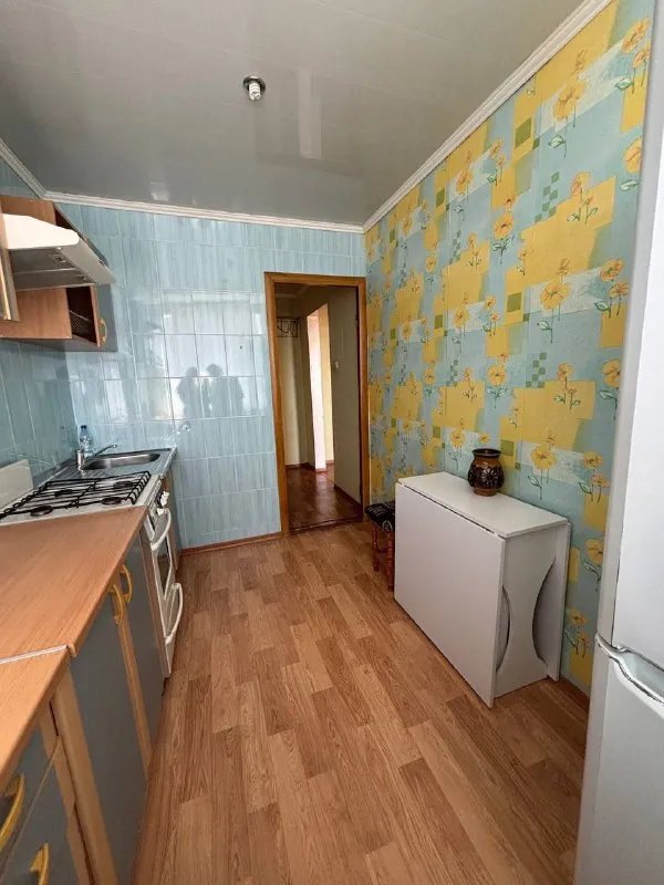 продам двухкомнатную квартиру 🌇в мариуполе, по адресу строителей 167.📍 ✅8 этаж девятиэтажного дома. 📍рядом школа, детский сад, развитая инфраструктура. ✅в квартире имеется вся необходимая мебель. ✅комнаты изолированны. 📑квартира стоит в реестре, документы готовы к продаже. 💰цена 4700000 рублей. для связи звонить 📲☎️+7949-561-04-63 (семён) подписаться | дать объявление - фотография - 8