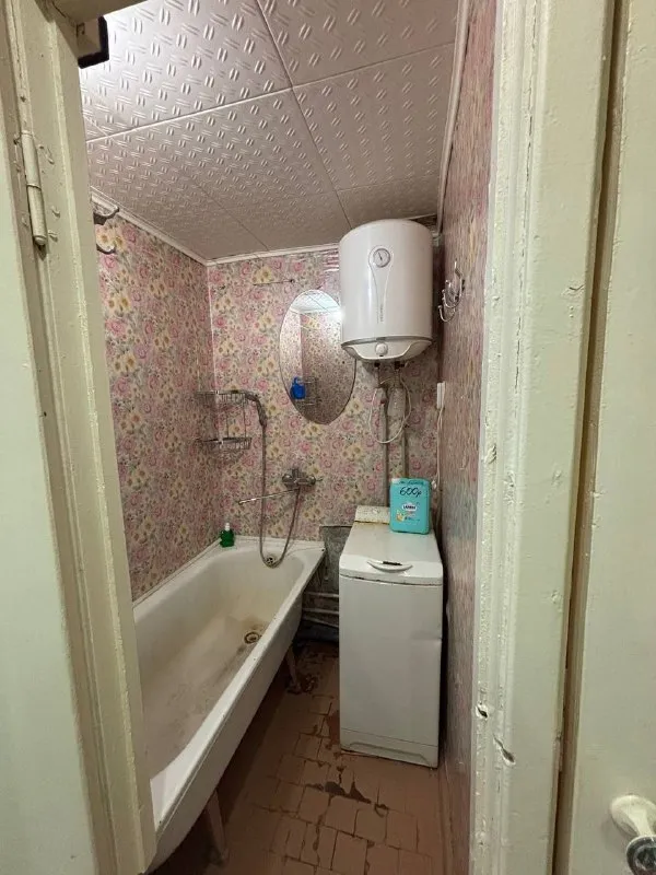 продам двухкомнатную квартиру 🌇в мариуполе, по адресу строителей 167.📍 ✅8 этаж девятиэтажного дома. 📍рядом школа, детский сад, развитая инфраструктура. ✅в квартире имеется вся необходимая мебель. ✅комнаты изолированны. 📑квартира стоит в реестре, документы готовы к продаже. 💰цена 4700000 рублей. для связи звонить 📲☎️+7949-561-04-63 (семён) подписаться | дать объявление - фотография - 9