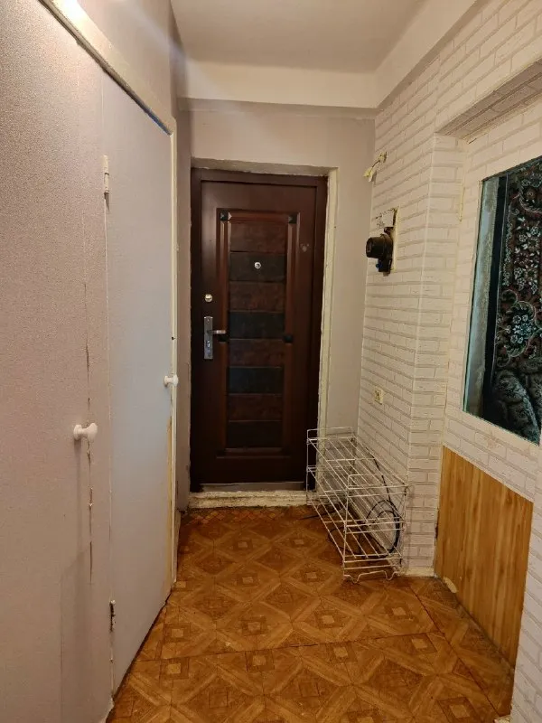 🔑продается 3 комн. Квартира. ‼документы готовы‼ - г. Харцызск - черемушки - мкрн. Металлургов, д. 46 - 2 эт. 5 эт. Дома - s=54.4 m2, кухня 7 m2 квартира с индивидуальным отоплением, не угловая, одна комната из зала вторая отдельно, санузел раздельный, окна трубы и канализация пластик, счетчики на свет, воду и газ. Рядом с домом школа, в шаговой доступности магазины, рынок. Цена: 3 650 000 рублей. ☎тел. +7 (949) 331-92-15 анна 📞 тел. +7 (900) 185-49-85 (tele2) +7 949 331 92 15 (whatsapp, telegram. ) ▪️ недвижимость большого харцызска 👈 подписаться ▪️ разместить объявление ▪️ обсудить - фотография - 3