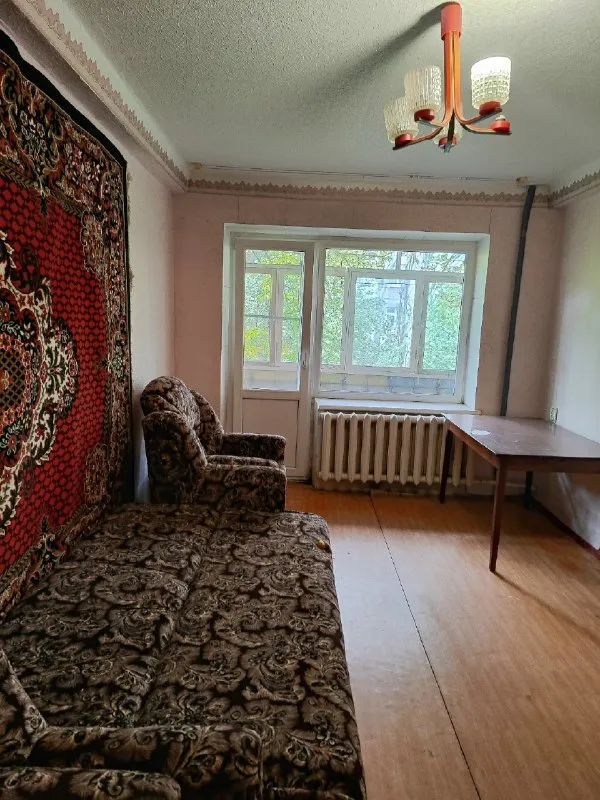 🔑продается 3 комн. Квартира. ‼документы готовы‼ - г. Харцызск - черемушки - мкрн. Металлургов, д. 46 - 2 эт. 5 эт. Дома - s=54.4 m2, кухня 7 m2 квартира с индивидуальным отоплением, не угловая, одна комната из зала вторая отдельно, санузел раздельный, окна трубы и канализация пластик, счетчики на свет, воду и газ. Рядом с домом школа, в шаговой доступности магазины, рынок. Цена: 3 650 000 рублей. ☎тел. +7 (949) 331-92-15 анна 📞 тел. +7 (900) 185-49-85 (tele2) +7 949 331 92 15 (whatsapp, telegram. ) ▪️ недвижимость большого харцызска 👈 подписаться ▪️ разместить объявление ▪️ обсудить - фотография - 4