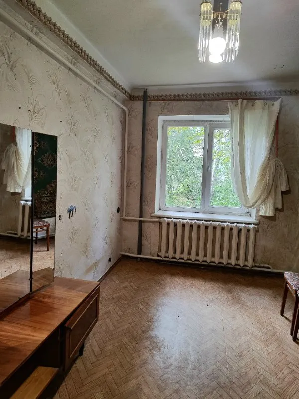 🔑продается 3 комн. Квартира. ‼документы готовы‼ - г. Харцызск - черемушки - мкрн. Металлургов, д. 46 - 2 эт. 5 эт. Дома - s=54.4 m2, кухня 7 m2 квартира с индивидуальным отоплением, не угловая, одна комната из зала вторая отдельно, санузел раздельный, окна трубы и канализация пластик, счетчики на свет, воду и газ. Рядом с домом школа, в шаговой доступности магазины, рынок. Цена: 3 650 000 рублей. ☎тел. +7 (949) 331-92-15 анна 📞 тел. +7 (900) 185-49-85 (tele2) +7 949 331 92 15 (whatsapp, telegram. ) ▪️ недвижимость большого харцызска 👈 подписаться ▪️ разместить объявление ▪️ обсудить - фотография - 5