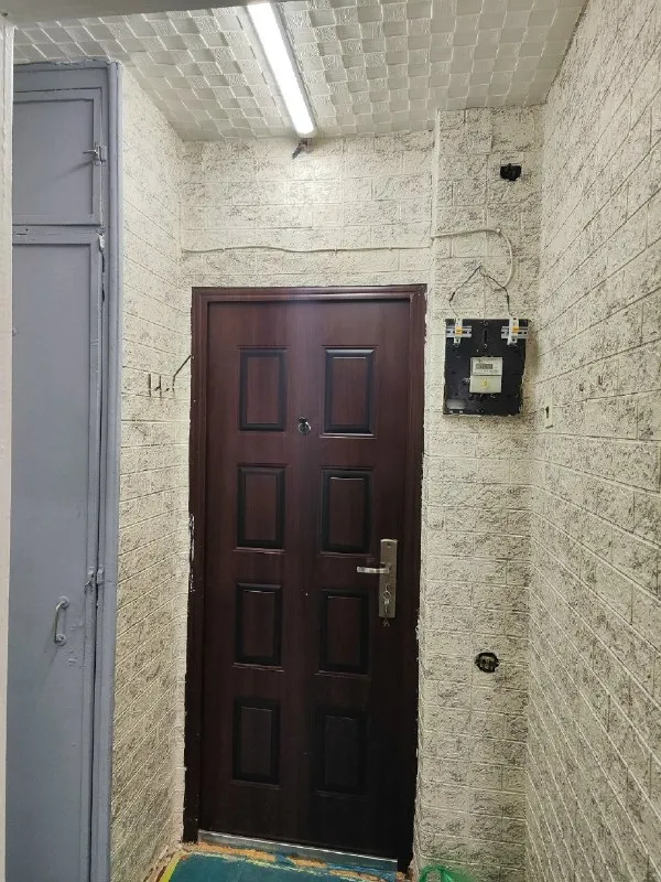 🔑продается 3 комн. Квартира. ‼документы готовы‼ - г. Харцызск - черемушки - мкрн. Металлургов, д. 46 - 2 эт. 5 эт. Дома - s=54.4 m2, кухня 7 m2 квартира с индивидуальным отоплением, не угловая, одна комната из зала вторая отдельно, санузел раздельный, окна трубы и канализация пластик, счетчики на свет, воду и газ. Рядом с домом школа, в шаговой доступности магазины, рынок. Цена: 3 650 000 рублей. ☎тел. +7 (949) 331-92-15 анна 📞 тел. +7 (900) 185-49-85 (tele2) +7 949 331 92 15 (whatsapp, telegram. ) ▪️ недвижимость большого харцызска 👈 подписаться ▪️ разместить объявление ▪️ обсудить - фотография - 6