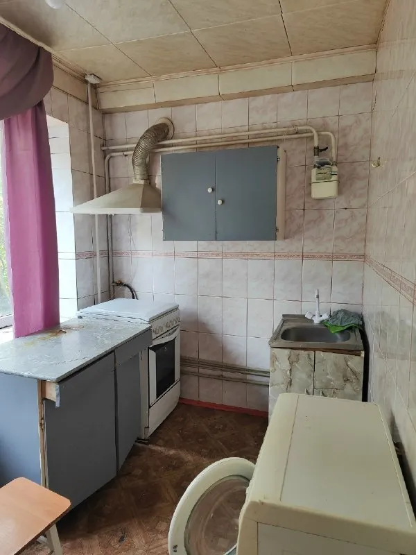 🔑продается 3 комн. Квартира. ‼документы готовы‼ - г. Харцызск - черемушки - мкрн. Металлургов, д. 46 - 2 эт. 5 эт. Дома - s=54.4 m2, кухня 7 m2 квартира с индивидуальным отоплением, не угловая, одна комната из зала вторая отдельно, санузел раздельный, окна трубы и канализация пластик, счетчики на свет, воду и газ. Рядом с домом школа, в шаговой доступности магазины, рынок. Цена: 3 650 000 рублей. ☎тел. +7 (949) 331-92-15 анна 📞 тел. +7 (900) 185-49-85 (tele2) +7 949 331 92 15 (whatsapp, telegram. ) ▪️ недвижимость большого харцызска 👈 подписаться ▪️ разместить объявление ▪️ обсудить - фотография - 8