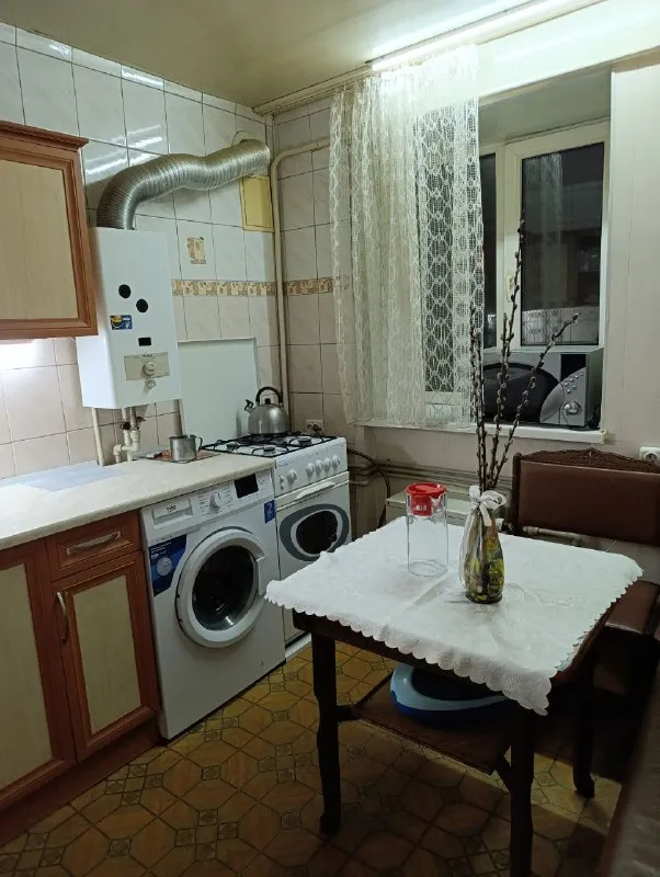 ‼️аренда квартиры‼️ 🏡сдам комнатную квартиру г. Харцызск днр центр города, пересечение ул. Краснознаменская и бул. Полупанова ✅этажность–1/4 жилого дома ✅в квартире автономное отопление, накопительный бак на длительный срок 📝дорого 🔥собственник долгосрочная аренда 📲все вопросы по телефону ☎️+7(949) 306-39-33 аренда днр - фотография - 4