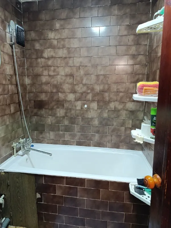 ‼️аренда квартиры‼️ 🏡сдам комнатную квартиру г. Харцызск днр центр города, пересечение ул. Краснознаменская и бул. Полупанова ✅этажность–1/4 жилого дома ✅в квартире автономное отопление, накопительный бак на длительный срок 📝дорого 🔥собственник долгосрочная аренда 📲все вопросы по телефону ☎️+7(949) 306-39-33 аренда днр - фотография - 5