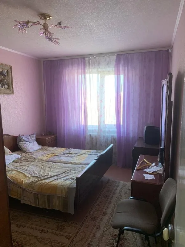 ‼️продажа квартиры‼️ 🏡продажа двухкомнатная квартира г. Донецк днр петровский р-н, ул петровского, ориентир: петровский мост ✅этажность–9/9 жилого дома ✅квартира в жилом состоянии есть лоджия ✅квартира продаётся с мебелью и бытовой техникой 💦вода по графику 🔥собственник 💴цена: 3🍋250.000 рублей ☎️+7(949) 004-65-04 📨подписаться - фотография - 3