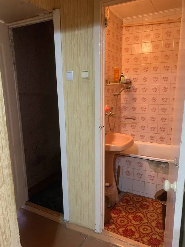 ‼️продажа квартиры‼️ 🏡продажа двухкомнатная квартира г. Донецк днр петровский р-н, ул петровского, ориентир: петровский мост ✅этажность–9/9 жилого дома ✅квартира в жилом состоянии есть лоджия ✅квартира продаётся с мебелью и бытовой техникой 💦вода по графику 🔥собственник 💴цена: 3🍋250.000 рублей ☎️+7(949) 004-65-04 📨подписаться - фотография - 8