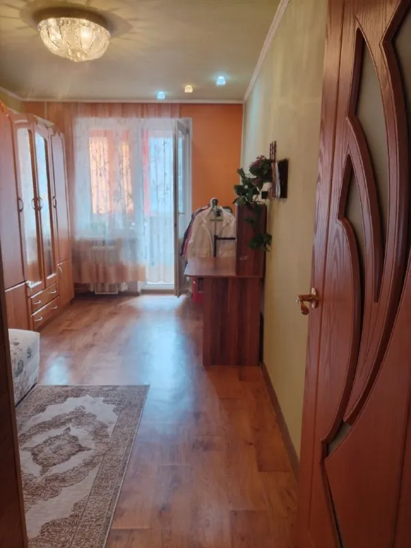 ‼️продажа квартиры‼️ 🏡продаётся трёхкомнатная квартира в г. Енакиево днр район фильтровальная ✅этажность–7/9 жилого дома ✅жилое состояние в квартире два балкона окна пластиковые ✅квартира продаётся с мебелью и бытовой техникой рядом автобусная остановка, школа, детский садик, супермаркет 📃документы готовы 💴цена: 2🍋300.00 рублей 🔥продажа от собственника ☎️+7(949) 312-62-53 ☎️+7(949) 354-84-94 недвижимость днр - фотография - 3