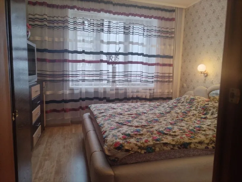 ‼️продажа квартиры‼️ 🏡продаётся трёхкомнатная квартира в г. Енакиево днр район фильтровальная ✅этажность–7/9 жилого дома ✅жилое состояние в квартире два балкона окна пластиковые ✅квартира продаётся с мебелью и бытовой техникой рядом автобусная остановка, школа, детский садик, супермаркет 📃документы готовы 💴цена: 2🍋300.00 рублей 🔥продажа от собственника ☎️+7(949) 312-62-53 ☎️+7(949) 354-84-94 недвижимость днр - фотография - 7