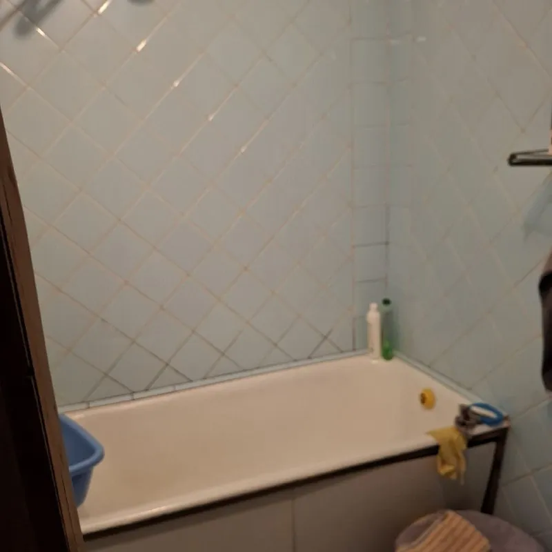 Если вы хотите купить за небольшие деньги просторную двухкомнатную квартиру, то это предложения для вас❗️ 🌇квартира в городе макеевка, 22 линия, военкомат📍 ✅квартира сталинка, в тихом зелёном дворе со своим гаражом ✅с небольшим огородиком, своим тёплым сухим подвалом, ✅отличное месторасположение, рядом хороший рынок, супермаркеты, магазины. ✅квартира в хорошем  состоянии, чистая, ухоженная. ✅этаж 2/2. Крыша после кап ремонта, ничего нигде не течёт. ✅окна везде поменяны. 💰стартовая цена 1,9 млн рублей (гараж отдельно). Торг  📲☎️+79493389894 ан евгения подписаться  |  дать объявление - фотография - 10