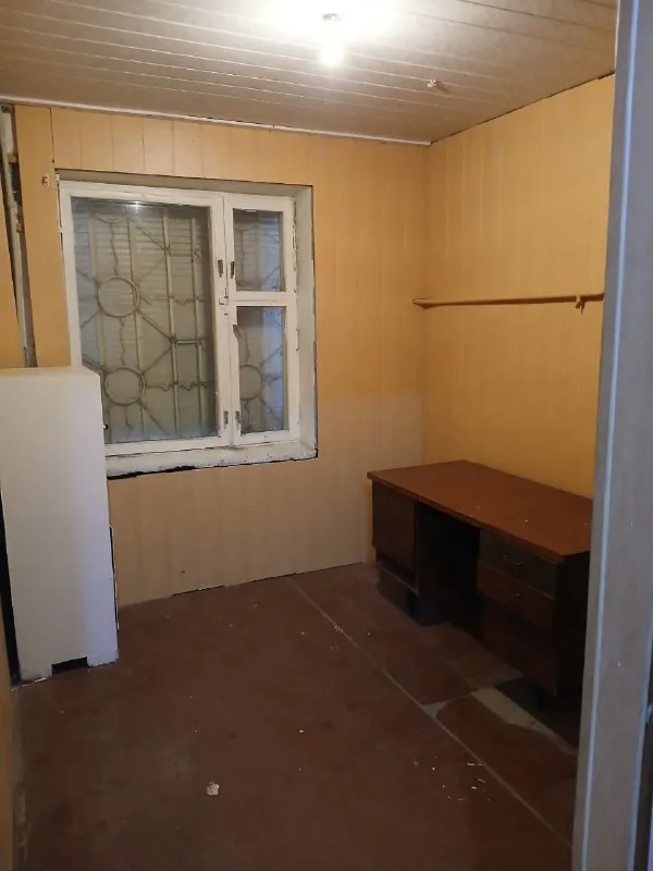 сдается нежилое помещение 112м2 под магазин. 🌇г. торез, мкр. 3, д.6.📍 ✅бывший магазин одежды. ✅помещение находится в доме на 1 этаже. 💰стоимость 100 000 ₽ 📑документы внесены в росреестр. отвечу на все вопросы 📲☎️+7949 390 34 27 сергей васильевич подписаться | дать объявление - фотография - 4