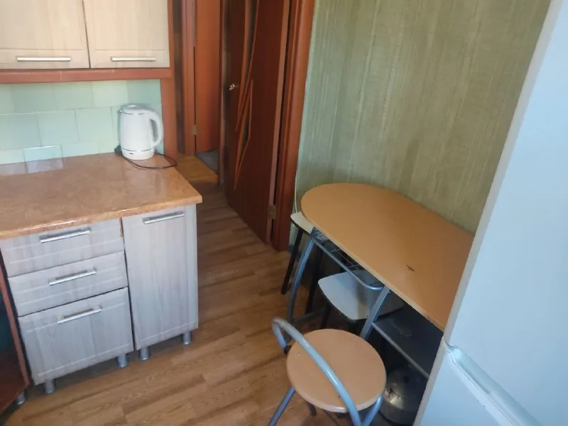 ‼️аренда квартиры‼️ 🏡сдам двухкомнатную квартиру г. Донецк днр 🌇киевский район 🗺шахтерская площадь. 3й этаж 💦вода по графику, колонка. 💴цена: 30.000 руб. + залог месячная сумма аренды + коммунальные. ✅не военным, без животных. 🔥собственник ☎️+7(949)379-33-59 📨подписаться - фотография - 3