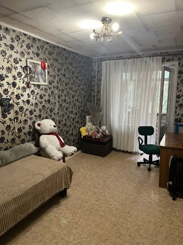 Цена снижена!!! Продам 3-комнатную квартиру от собственника не агентство в центре г. Харцызска, ул. Краснознаменская, 73, 5/9, неугловая, общая площадь 66,3 кв. М. , жилая - 38,7 кв. М. , кухня - 7,40 кв. М. , окна пластик, комнаты раздельные, с/у раздельный. Документы готовы к сделке. Вопросы по телефону +7949-413-52-11 обыденный владимир - фотография - 3