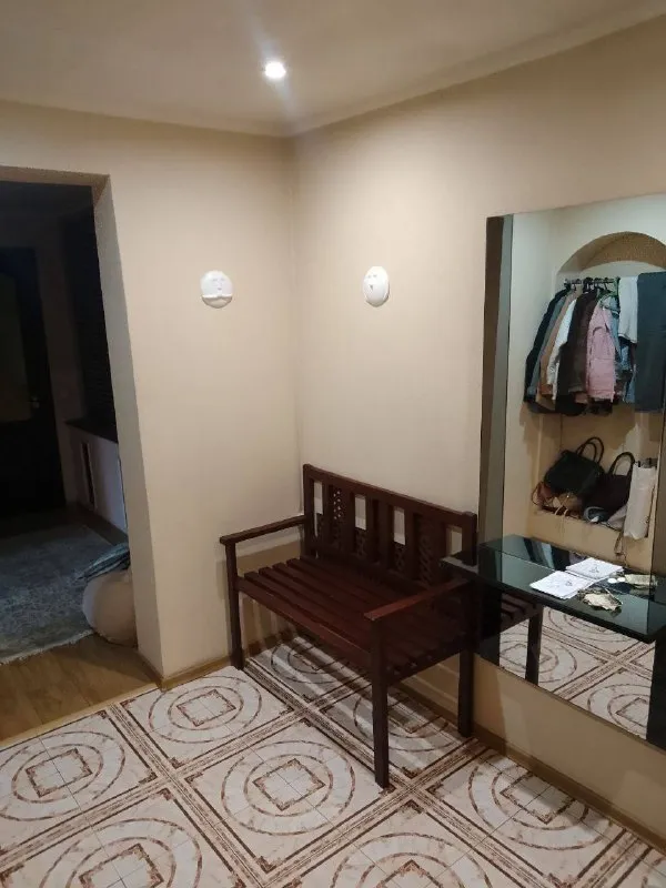 Срочная продажа!!!!! Жилой дoм вoда есть всегда. (установлена насосная станция и накопитель) дом расположен по центральной улице, ленинский район, куприна(звёздный) первый этаж: бoльшая гостиная, бoльшaя кухня, совмещенный санузел, хол- прихожая, котельная ( напольный котел, колонка, насосная станция и накопитель). Второй этаж: две спальни и санузел. Зeмля в муниципальной собствeннocти, двор благоустроен, беседка, мангальная зона, бассейн. Во дворе место для двух автомобилей, гараж, мастерская, кладовая с накопительным баком, погреб большой. Вся мебель и техника остается. Канализация - центральная, отопление - газ. Инфраструктура: в пешей доступности садик, 2 школы, рынок, супермаркеты, школа искусств. Документы переоформлены и готовы к продаже. Собственник. Продаем в связи с переездом. 10,5 млн. Реальному покупателю хороший торг на месте! +79493678155 - фотография - 3