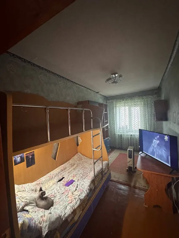 Срочная продажа ❗️ продам 3- х квартиру 🌆донецк, район: пролетарский «трамвай», улица буденновских партизан📍 ✅комнат - 3 ✅этаж - 4/4 ✅общая площадь - 54,7 ✅квартира теплая (не угловая) ✅фото реальные. 💰цена: 4,5 млн рублей, торг уместен реальному покупателю ❗️ 📲☎️ +7 (949)4596571 подписаться | дать объявление - фотография - 5