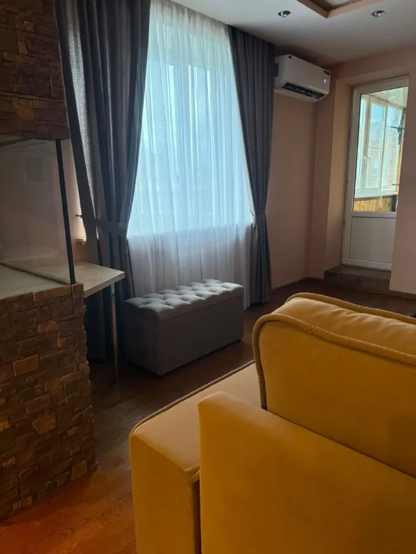 ‼️продажа квартиры‼️ 🏡продам двухкомнатную квартиру г. Донецк днр киевский р-н, гладковка ул. Кутузова 21 ✅этажность–9/9 жилого дома ✅общая площадь–54 м2 ✅дом кирпичный квартира продается с мебелью и бытовой техникой ✅рядом магазины, рынок, автостанция, храм и школа вода по графику 🔥собственник 💴цена: 8🍋000.000 рублей ☎️+7(949) 467-93-40 📨подписаться - фотография - 7