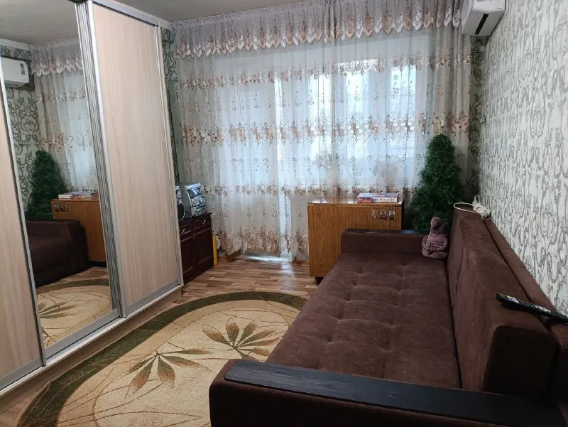 ‼️☝️продам 1- комнатную квартиру в центре пролетарского района, ул. Армавирская, 13 а. , рядом с администрацией. 📌этажность 4/5. 📌общая пл. 32 кв, м, кухня 7,5 кв. М. 📌дом кирпичный. ☝️‼️квартира в отличном состоянии, заменена проводка, металлопластиковые окна, застеклённый балкон, пластиковые водопроводные и канализационные трубы. Вложений не требует! ☝️‼️месторасположение идеальное: напротив школа, детсад, администрация, остановка, магазины. ✅прописанных и долгов по квартире нет. 💰стоимость квартиры: 2 900 000 руб. Разумный торг. ☎️для просмотра звоните: +79493454298; +79493758610 - фотография - 7