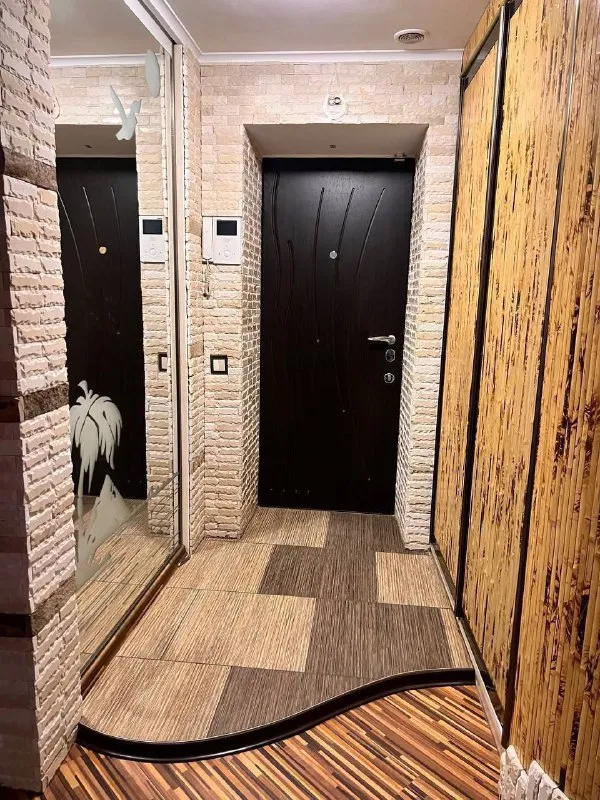 Продам срочно трёхкомнатную квартира от собственника ❗️ 🌇макеевка, центр гвардейки, рядом с 5-й боль... - фотография