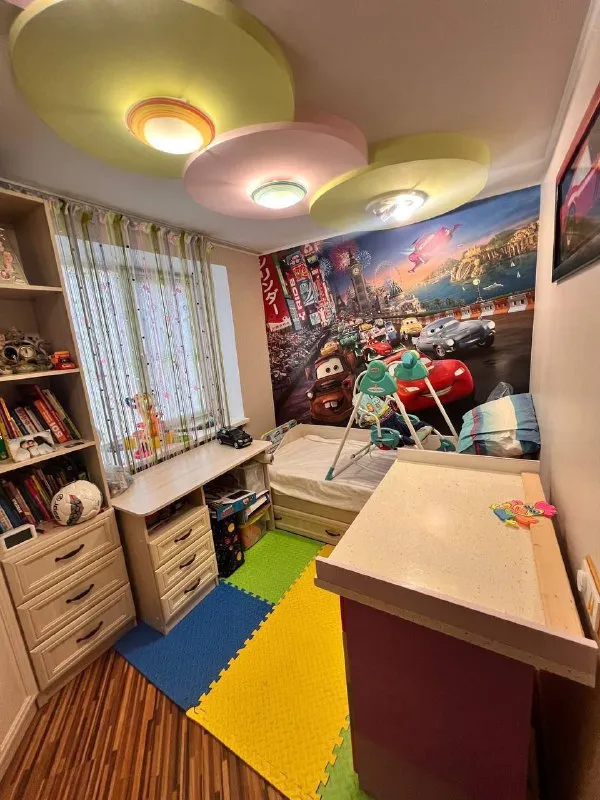 Продам срочно трёхкомнатную квартира от собственника ❗️ 🌇макеевка, центр гвардейки, рядом с 5-й больницей. 📍 ✅2/5, дом кирпичный ✅ общая 65м2 👍с дизайнерским и качественным ремонтом, дополнительно утеплена изнутри. ✅кухня-студия, застекленный панорамный балкон. ✅спальня объединена с лоджией. Входная дверь бронированная. 💦вода по графику. 🌎в шаговой доступности больница, магазины, рынок, автостанция. Продаётся от собственника!!! Никто не прописан. Документы рф. 💰цена: 7 500 000 ₽ реальному покупателю хороший торг! 📲☎️+ 79783124639 ( телеграмм) 📲☎️+79790408494 миранда  александр подписаться  |  дать объявление - фотография - 3