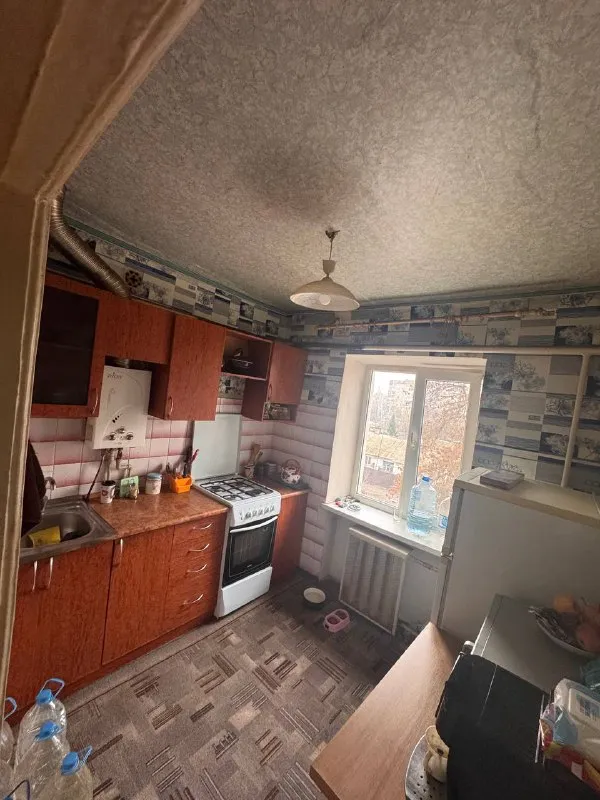 Срочная продажа 🚨 🏣город: донецк 🏗район: пролетарский 🏘комнат - 3 🏢этаж - 4/4 🚪общая площадь - 54,7 продам 3- х квартиру в пролетарском районе, «трамвай», улица буденновских партизан, квартира теплая (не угловая) фото реальные. 💵цена: 4,5 млн рублей, торг уместен реальному покупателю ‼️ ☎️телефон: +7 (949)4596571 - фотография - 3