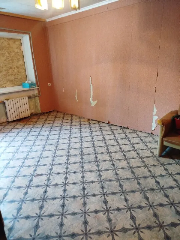 ‼️продажа квартиры‼️ 🏡продам двухкомнатную квартиру г. Донецк днр 🌇куйбышевский р-н микрараен октябрьский ✅этажность–5/5 жилого дома ✅квартира не угловая крыша поменяна ✅рядом детский садик, школа, рынок, 21 больница, остановка общественного транспорта 🔥собственник 💴цена 3🍋000.000 рублей ☎️+7(949) 419-04-95 татьяна 📨подписаться - фотография - 4