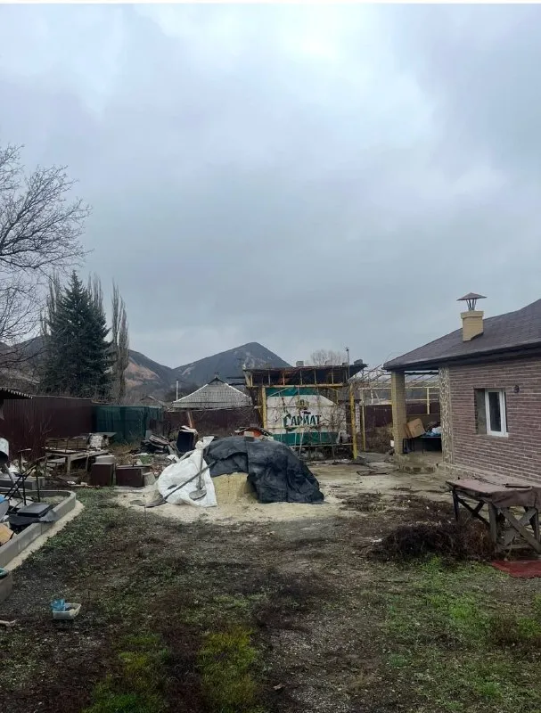 продается частный 🏡 дом продажа от собственника❗️ 🌇донецк, площадь буденного📍 ✅отопление электрическое, есть везде теплый пол, ⚡️ 380вт 🌳 огород, 🍎сад, 🅿 гараж 💰стоимость 6,5 мон. ₽ 📲☎️+79494197895 подписаться | дать объявление - фотография - 2