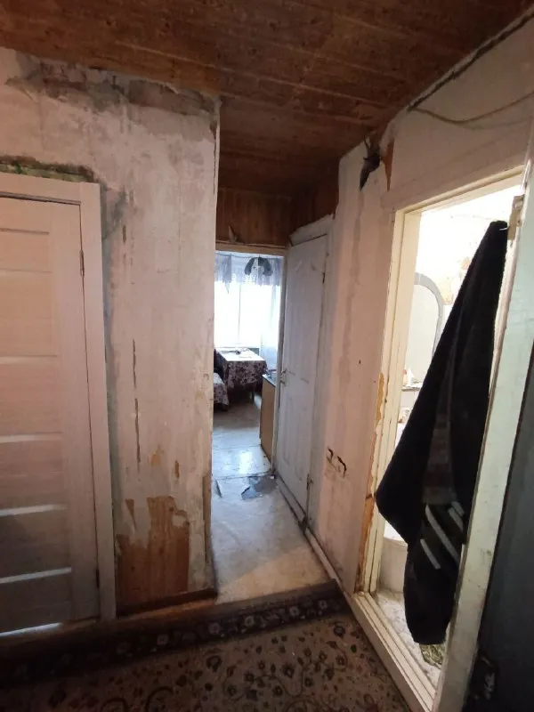 Продам двухкомнатную квартиру 🌇макеевка, восточный-2.📍 ❗️квартира под ремонт 45 м2. 📍хорошее месторасположения ✅ пластиковые окна ✅ 8/9 этаж 🎁 мебель остается ✅ металлические двери рядом остановка, магазин, школа, больница. До города, 10 минут на автобусе. 💰цена 1.900.000 ₽ торг звоните по телефону: 📲☎ +7949-416-89-33 евгений ан терем подписаться | дать объявление - фотография - 5